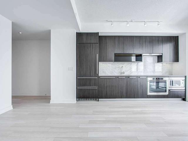 1611 - 117 Mcmahon Dr, Condo with 1 bedrooms, 1 bathrooms and 0 parking in Toronto ON | Image 18