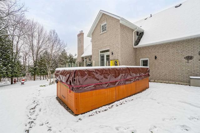 17583 Humber Station Rd, House detached with 2 bedrooms, 3 bathrooms and 12 parking in Caledon ON | Image 24