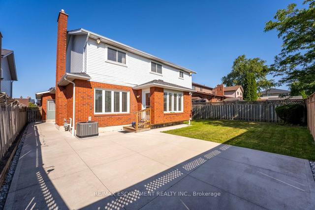 23 Carriagegate Dr, House detached with 4 bedrooms, 3 bathrooms and 4 parking in Hamilton ON | Image 29