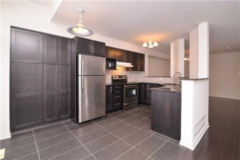 211 Kingswell St, House attached with 3 bedrooms, 2 bathrooms and 3 parking in Ottawa ON | Image 11