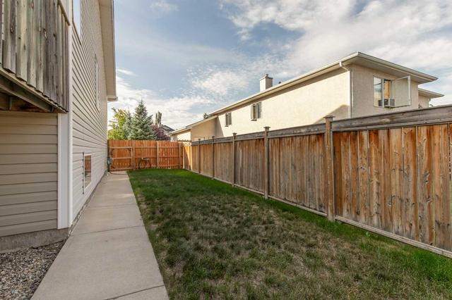 325 Red Crow Boulevard W, House detached with 4 bedrooms, 2 bathrooms and 4 parking in Lethbridge AB | Image 35