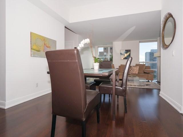 809 - 88 Broadway Ave, Condo with 2 bedrooms, 2 bathrooms and 1 parking in Toronto ON | Image 6