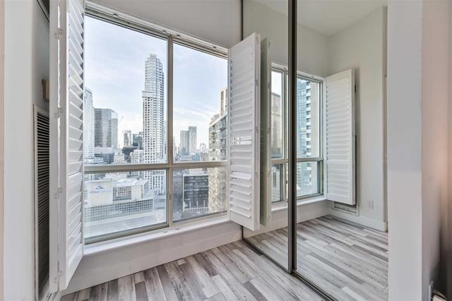 3009 - 25 The Esplanade St, Condo with 2 bedrooms, 1 bathrooms and 0 parking in Toronto ON | Image 13