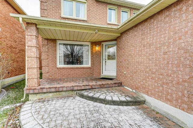 37 Largo Cres, House detached with 3 bedrooms, 3 bathrooms and 2 parking in Vaughan ON | Image 2