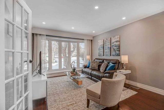 1042 Pearson Dr, House semidetached with 4 bedrooms, 3 bathrooms and 4 parking in Oakville ON | Image 33