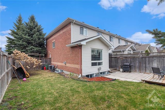 1310 Halton Terrace, Townhouse with 3 bedrooms, 2 bathrooms and 3 parking in Ottawa ON | Image 29