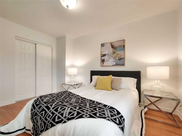 6 - 86 Castlebury Cres, Townhouse with 4 bedrooms, 2 bathrooms and 2 parking in Toronto ON | Image 11