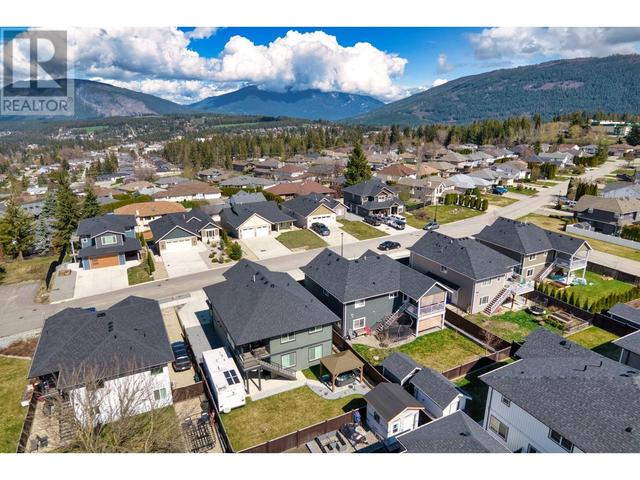 2308 4b Avenue Se, House detached with 4 bedrooms, 3 bathrooms and 2 parking in Salmon Arm BC | Image 58