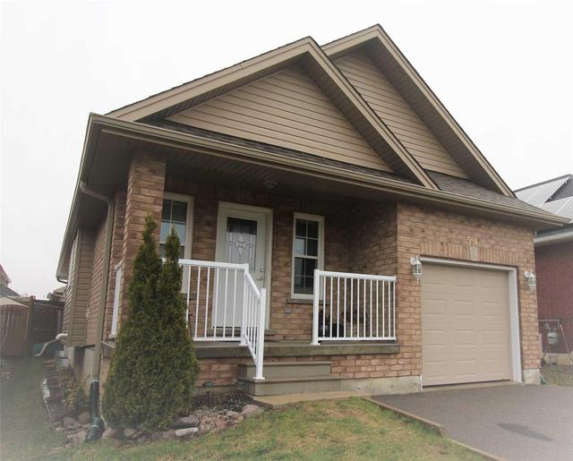 54 Gee Cres, House detached with 2 bedrooms, 2 bathrooms and 2 parking in Kawartha Lakes ON | Image 2