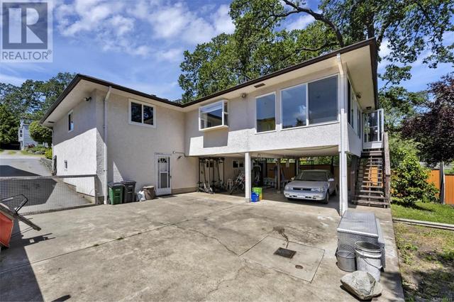 3461 Doncaster Dr, House detached with 5 bedrooms, 2 bathrooms and 4 parking in Saanich BC | Image 31