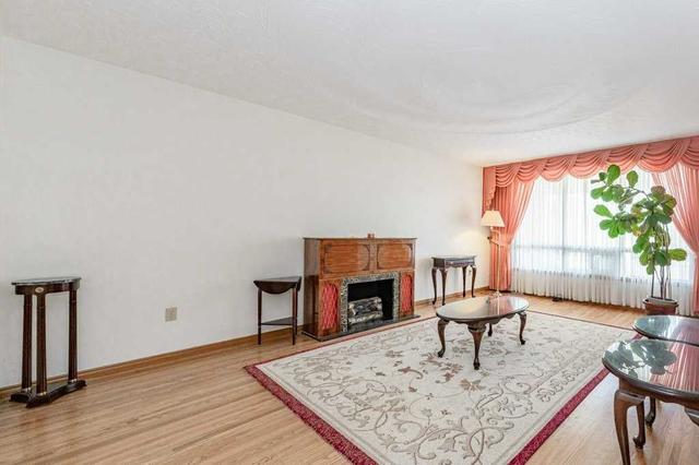 2282 King St E, House detached with 3 bedrooms, 2 bathrooms and 5 parking in Hamilton ON | Image 5