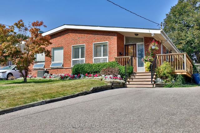 82 Northey Dr, House semidetached with 2 bedrooms, 2 bathrooms and 3 parking in Toronto ON | Image 12