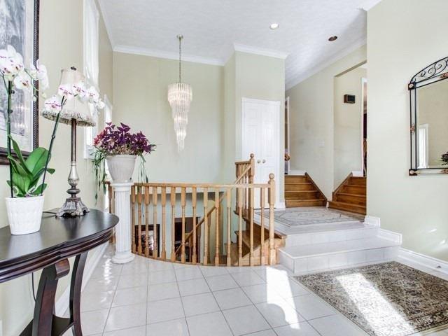 106 Regina Ave, House detached with 3 bedrooms, 3 bathrooms and 2 parking in Toronto ON | Image 3