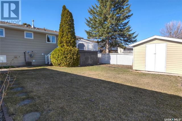 1380 Prince Crescent, House detached with 5 bedrooms, 3 bathrooms and null parking in Moose Jaw SK | Image 32