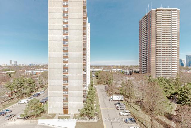 905 - 175 Hilda Ave, Condo with 3 bedrooms, 2 bathrooms and 1 parking in Toronto ON | Image 33