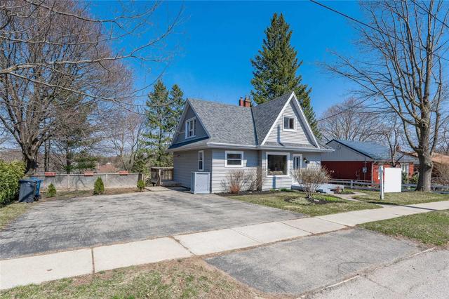 13 Guelph St, House detached with 2 bedrooms, 2 bathrooms and 6 parking in Guelph ON | Image 1