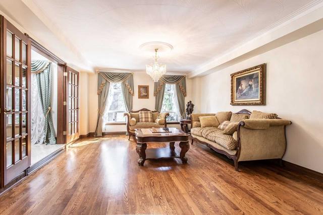 164 Wedgewood Dr, House detached with 4 bedrooms, 4 bathrooms and 10 parking in Toronto ON | Image 23