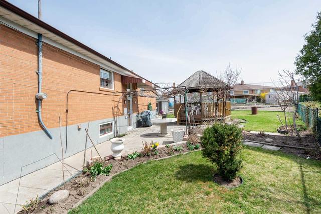 23 Friary Crt, House semidetached with 3 bedrooms, 2 bathrooms and 5 parking in Toronto ON | Image 26