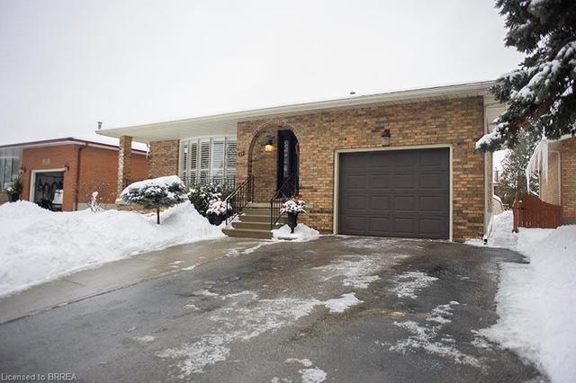 27 Edgar Drive, House detached with 5 bedrooms, 2 bathrooms and null parking in Brantford ON | Image 2