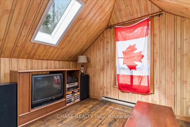 2076 Little Hawk Lake Rd, House detached with 2 bedrooms, 1 bathrooms and 11 parking in Algonquin Highlands ON | Image 24