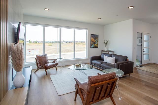 328 Coulee Ridge Drive Sw, House detached with 5 bedrooms, 3 bathrooms and 4 parking in Medicine Hat AB | Image 5