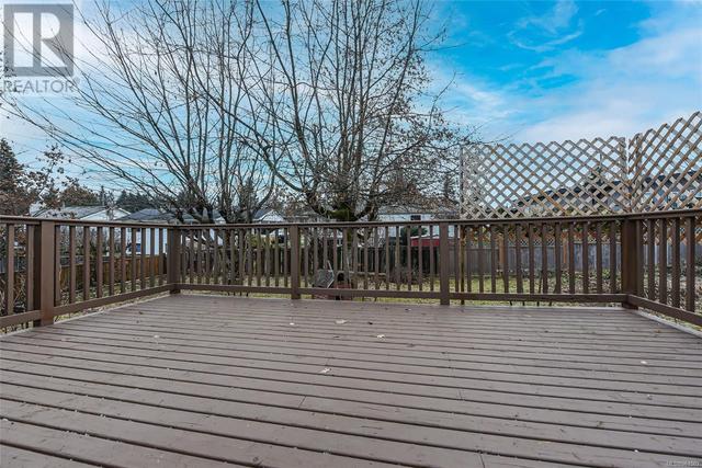 1757 Harmston Ave, House detached with 4 bedrooms, 3 bathrooms and 3 parking in Courtenay BC | Image 45