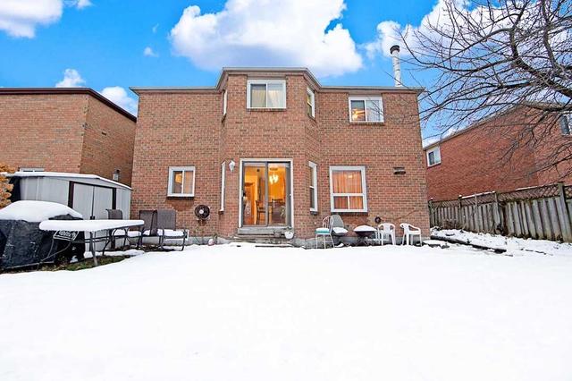 125 Gennela Sq, House detached with 4 bedrooms, 4 bathrooms and 5 parking in Toronto ON | Image 20