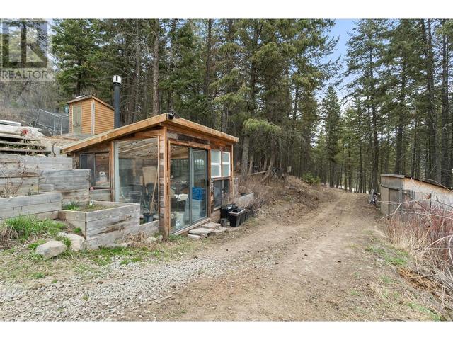 1809 Cardinal Creek Road, House detached with 3 bedrooms, 2 bathrooms and 1 parking in Central Okanagan BC | Image 39