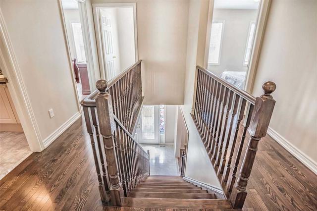 70 Seward Cres, House detached with 4 bedrooms, 4 bathrooms and 4 parking in Ajax ON | Image 14