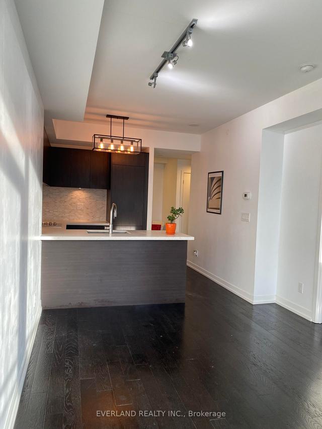 4001 - 21 Widmer St, Condo with 1 bedrooms, 2 bathrooms and 0 parking in Toronto ON | Image 2