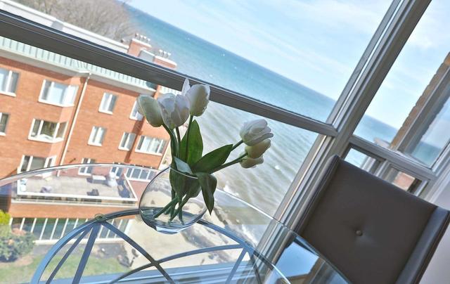 802 - 2210 Lakeshore Rd, Condo with 2 bedrooms, 2 bathrooms and 3 parking in Burlington ON | Image 11