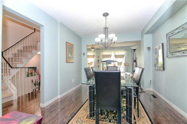 104 Henderson Dr, Condo with 3 bedrooms, 2 bathrooms and 2 parking in Aurora ON | Image 6