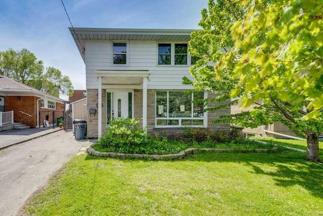 16 Mooregate Ave, House detached with 3 bedrooms, 1 bathrooms and 4 parking in Toronto ON | Card Image