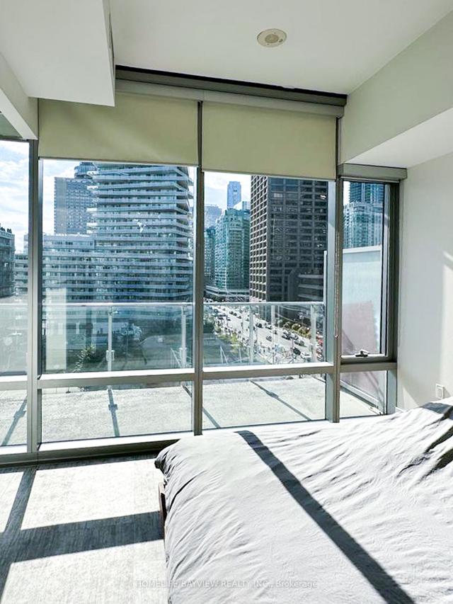 837 - 39 Queens Quay E, Condo with 1 bedrooms, 2 bathrooms and 1 parking in Toronto ON | Image 2
