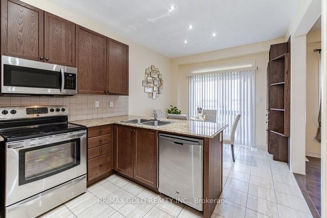 135 George Robinson Dr, House detached with 3 bedrooms, 4 bathrooms and 6 parking in Brampton ON | Image 5