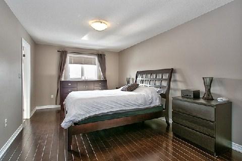 1012 Lindley, House attached with 2 bedrooms, 3 bathrooms and 1 parking in Burlington ON | Image 5