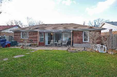 31 Burgby Ave, House detached with 3 bedrooms, 2 bathrooms and 6 parking in Brampton ON | Image 8