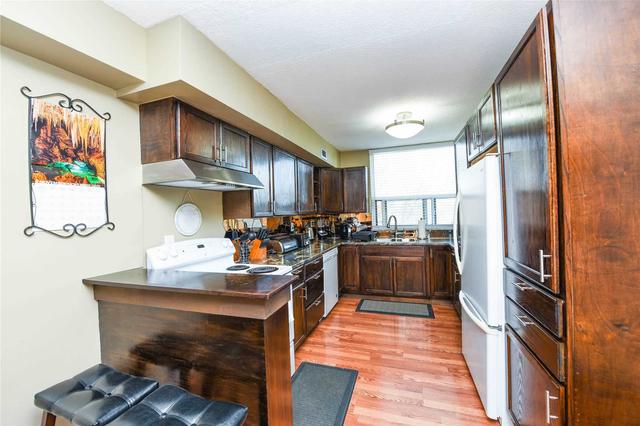 202 - 355 Rathburn Rd E, Condo with 3 bedrooms, 2 bathrooms and 3 parking in Mississauga ON | Image 8