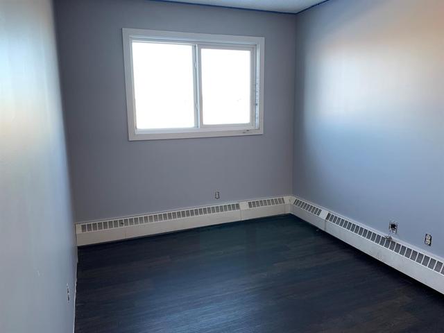 204 - 19 Bennett Street, Condo with 2 bedrooms, 1 bathrooms and 1 parking in Red Deer AB | Image 5