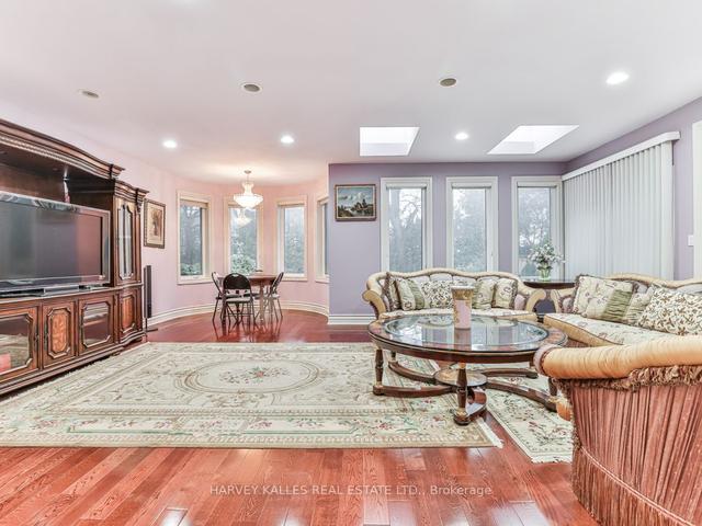 49 Arjay Cres, House detached with 4 bedrooms, 5 bathrooms and 11 parking in Toronto ON | Image 7