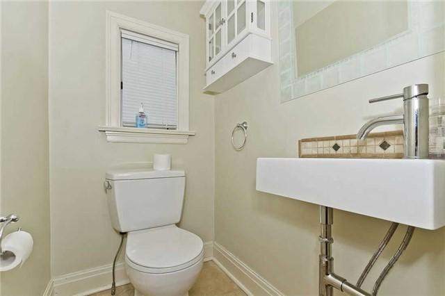 104 Willingdon Blvd, House detached with 3 bedrooms, 3 bathrooms and 2 parking in Toronto ON | Image 6
