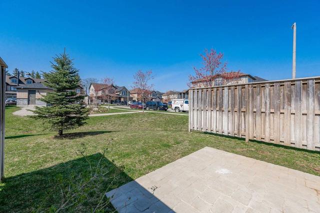 80 Arlington Cres, Townhouse with 3 bedrooms, 3 bathrooms and 2 parking in Guelph ON | Image 14