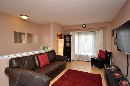 th48 - 1168 Arena Rd, Townhouse with 3 bedrooms, 2 bathrooms and 2 parking in Mississauga ON | Image 3