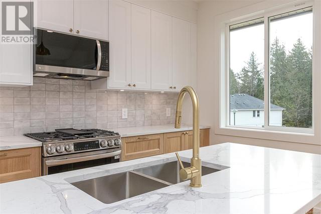 6926 Ridgecrest Rd, House detached with 5 bedrooms, 3 bathrooms and 3 parking in Sooke BC | Image 21
