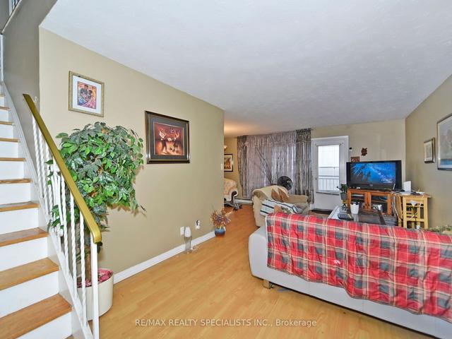 204 - 5877 Bathurst St, Townhouse with 2 bedrooms, 1 bathrooms and 1 parking in Toronto ON | Image 4
