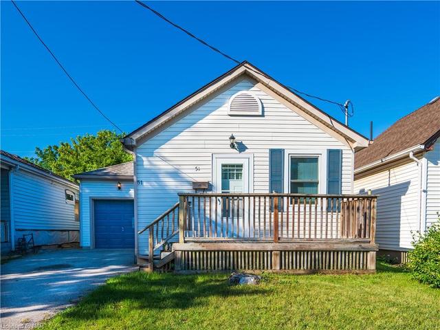 51 Rosedale Avenue, House detached with 2 bedrooms, 1 bathrooms and 3 parking in St. Catharines ON | Image 2