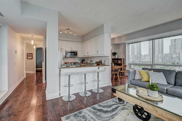 910e - 500 Queens Quay W, Condo with 2 bedrooms, 2 bathrooms and 2 parking in Toronto ON | Image 5