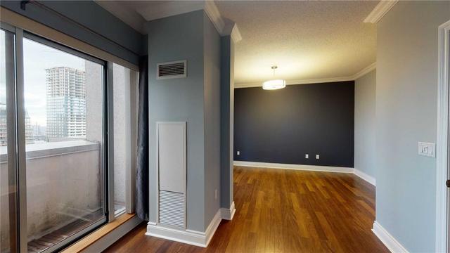 lph 4 - 909 Bay St, Condo with 3 bedrooms, 3 bathrooms and 1 parking in Toronto ON | Image 8