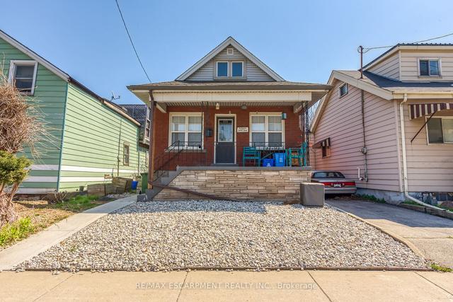 348 Victoria Ave N, House detached with 2 bedrooms, 2 bathrooms and 1 parking in Hamilton ON | Image 12