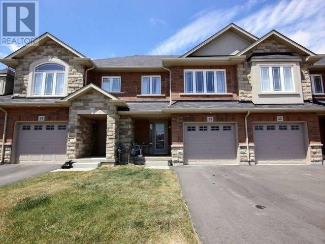 43 Charleswood Cres, House attached with 3 bedrooms, 3 bathrooms and 2 parking in Hamilton ON | Image 1